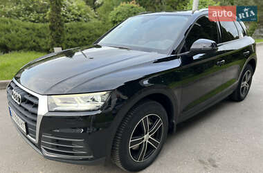 Позашляховик / Кросовер Audi Q5 2018 в 
