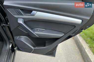 Позашляховик / Кросовер Audi Q5 2018 в 