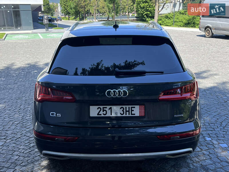 Внедорожник / Кроссовер Audi Q5 2020 в Сваляве