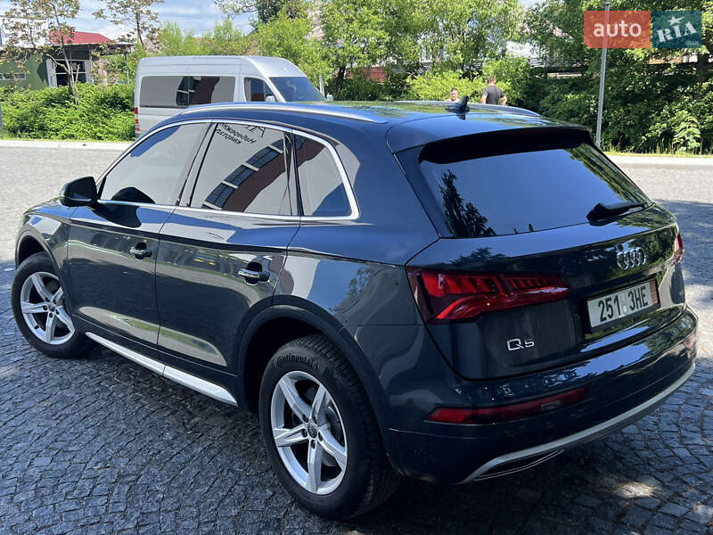 Внедорожник / Кроссовер Audi Q5 2020 в Сваляве