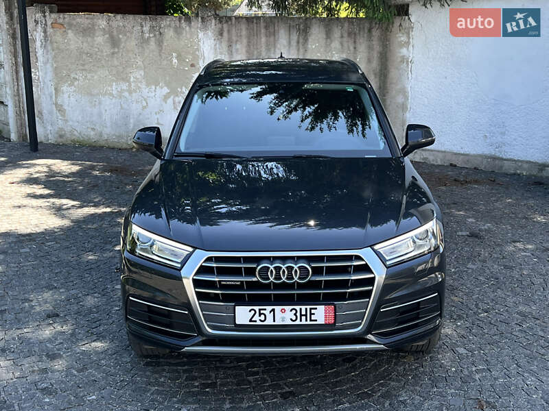 Внедорожник / Кроссовер Audi Q5 2020 в Сваляве