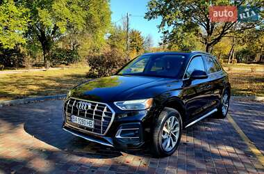 Позашляховик / Кросовер Audi Q5 2021 в 