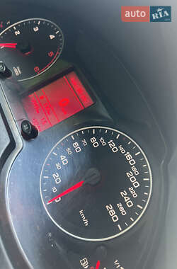 Внедорожник / Кроссовер Audi Q5 2009 в 