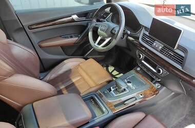 Позашляховик / Кросовер Audi Q5 2018 в 