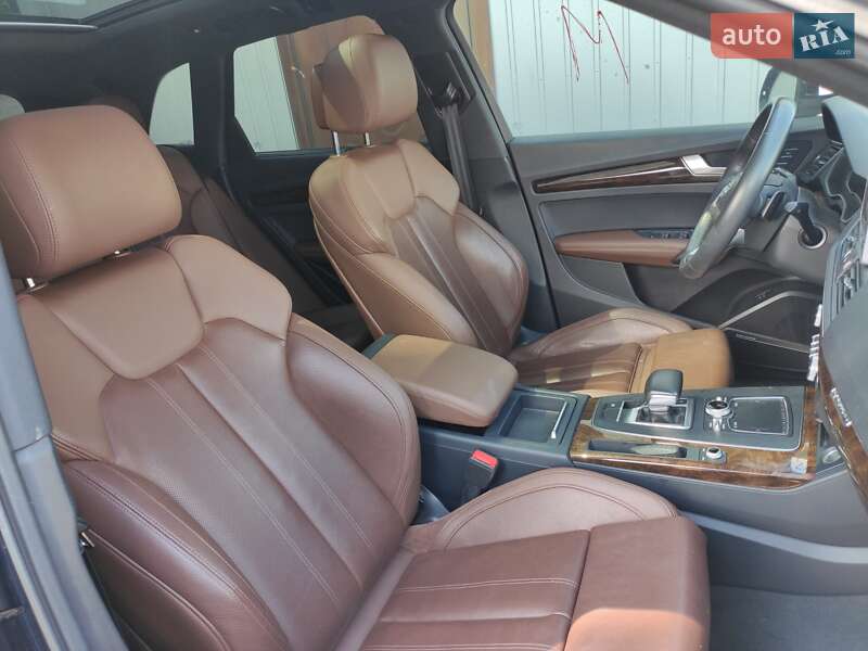 Внедорожник / Кроссовер Audi Q5 2018 в Нововолынске