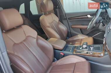 Позашляховик / Кросовер Audi Q5 2018 в 