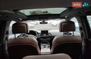 Позашляховик / Кросовер Audi Q5 2018 в 