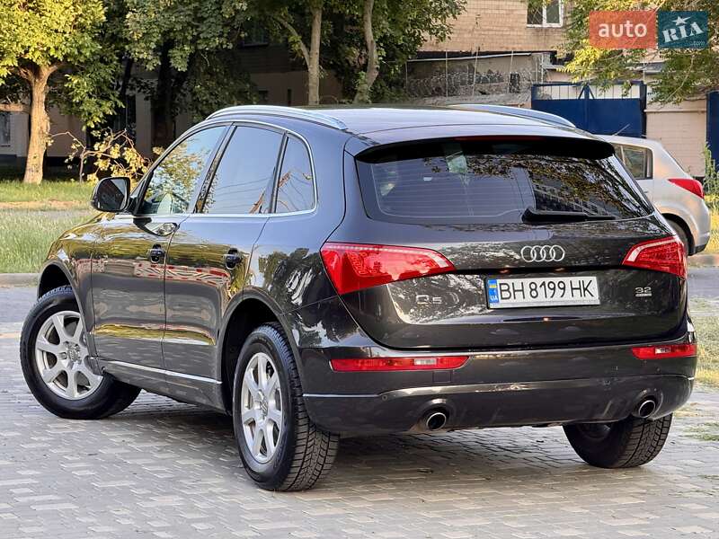 Внедорожник / Кроссовер Audi Q5 2009 в Одессе