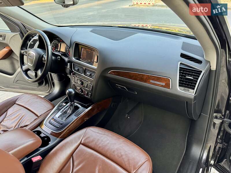 Внедорожник / Кроссовер Audi Q5 2009 в Одессе