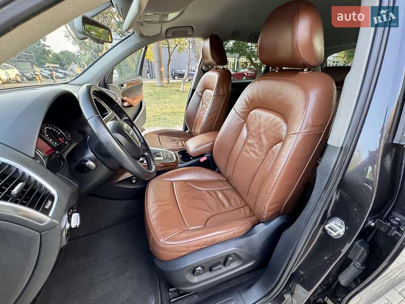 Внедорожник / Кроссовер Audi Q5 2009 в Одессе