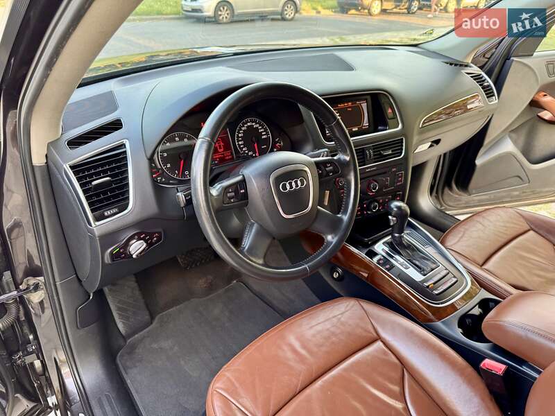 Внедорожник / Кроссовер Audi Q5 2009 в Одессе