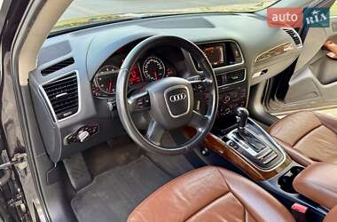 Внедорожник / Кроссовер Audi Q5 2009 в 