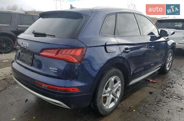 Внедорожник / Кроссовер Audi Q5 2018 в 