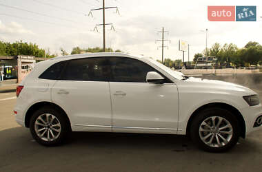 Позашляховик / Кросовер Audi Q5 2016 в 