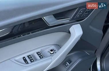 Внедорожник / Кроссовер Audi Q5 2020 в 
