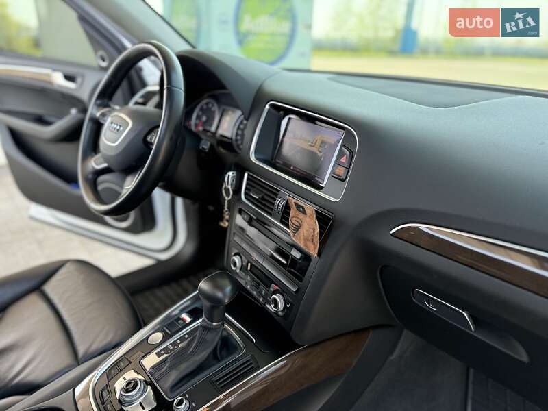 Внедорожник / Кроссовер Audi Q5 2015 в Днепре