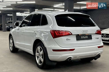Позашляховик / Кросовер Audi Q5 2011 в 