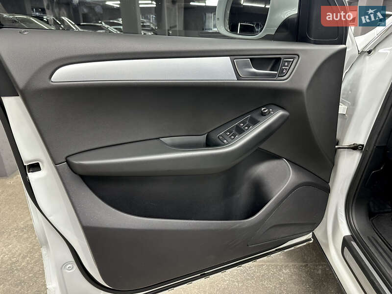 Внедорожник / Кроссовер Audi Q5 2011 в Харькове
