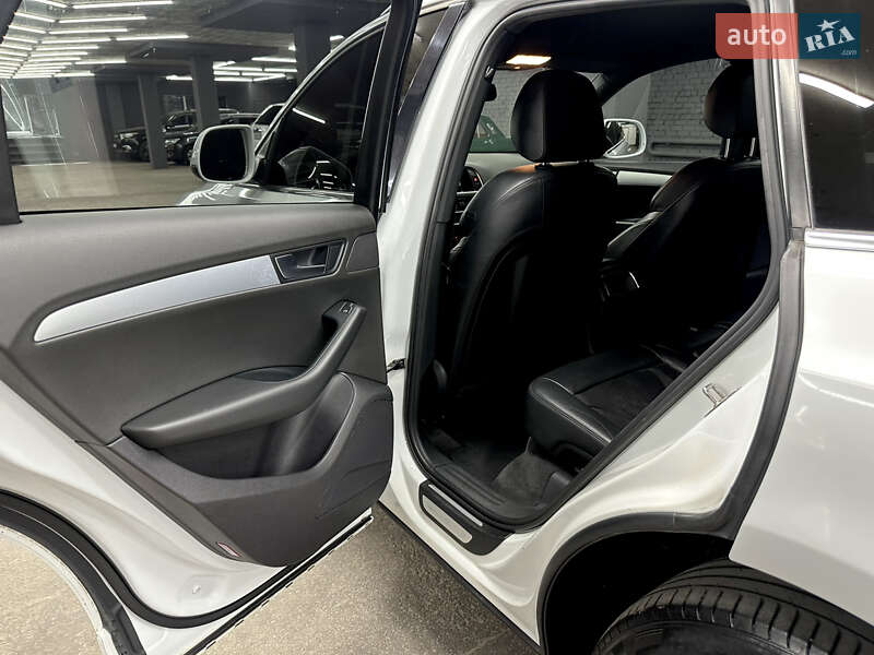 Внедорожник / Кроссовер Audi Q5 2011 в Харькове