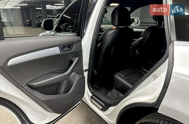 Позашляховик / Кросовер Audi Q5 2011 в 
