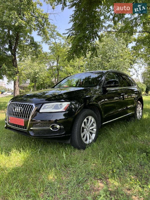 Внедорожник / Кроссовер Audi Q5 2016 в 
