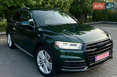 Внедорожник / Кроссовер Audi Q5 2018 в 