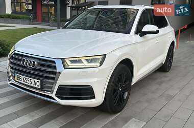 Внедорожник / Кроссовер Audi Q5 2018 в 