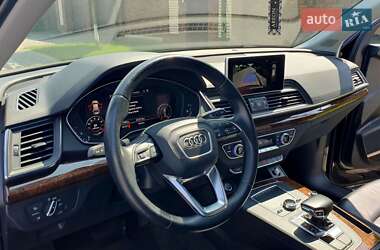 Внедорожник / Кроссовер Audi Q5 2018 в 