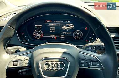 Внедорожник / Кроссовер Audi Q5 2018 в 