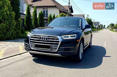 Внедорожник / Кроссовер Audi Q5 2018 в 