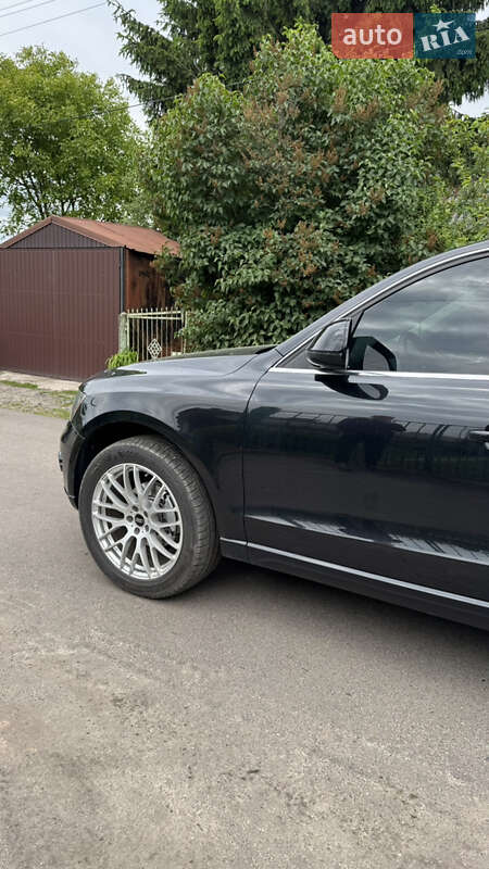 Внедорожник / Кроссовер Audi Q5 2012 в Нововолынске