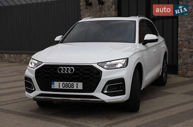 Внедорожник / Кроссовер Audi Q5 2021 в 