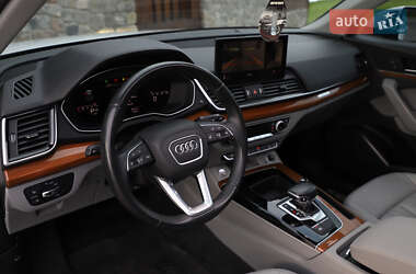 Внедорожник / Кроссовер Audi Q5 2021 в 