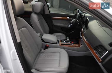 Внедорожник / Кроссовер Audi Q5 2021 в 