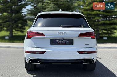 Внедорожник / Кроссовер Audi Q5 2022 в 