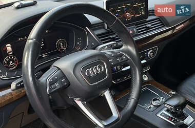 Позашляховик / Кросовер Audi Q5 2018 в 