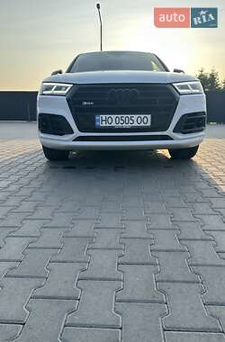 Позашляховик / Кросовер Audi Q5 2019 в 