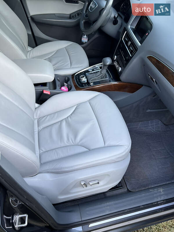 Внедорожник / Кроссовер Audi Q5 2015 в Ужгороде