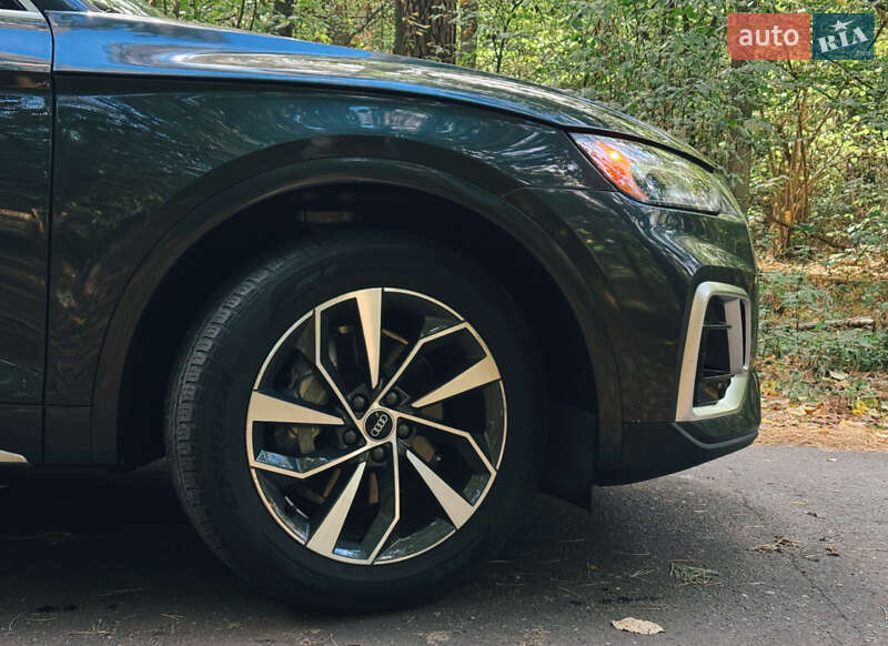 Внедорожник / Кроссовер Audi Q5 2021 в Киеве
