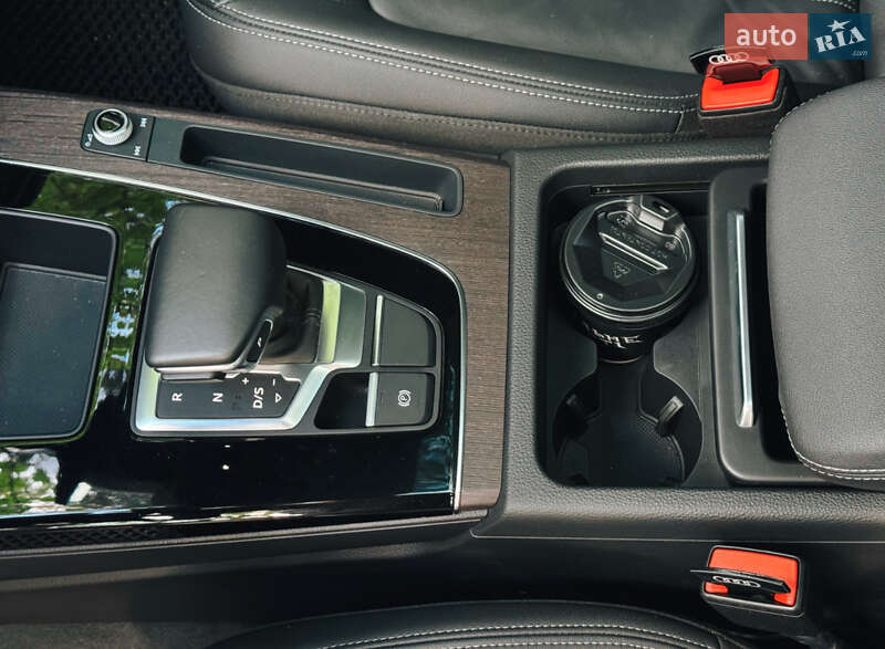 Внедорожник / Кроссовер Audi Q5 2021 в Киеве