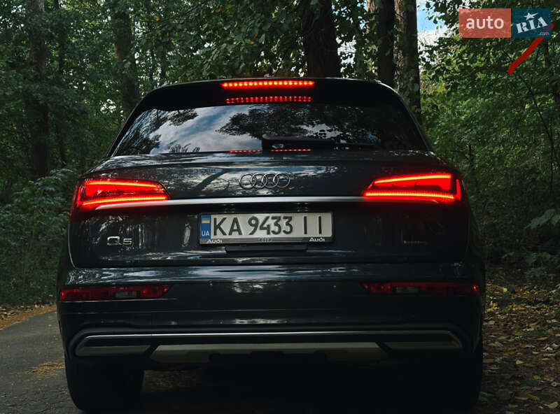 Внедорожник / Кроссовер Audi Q5 2021 в Киеве