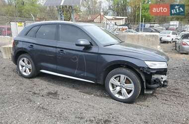 Позашляховик / Кросовер Audi Q5 2018 в Львові