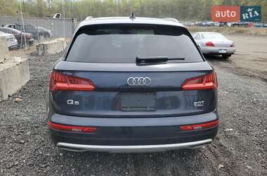 Внедорожник / Кроссовер Audi Q5 2018 в 