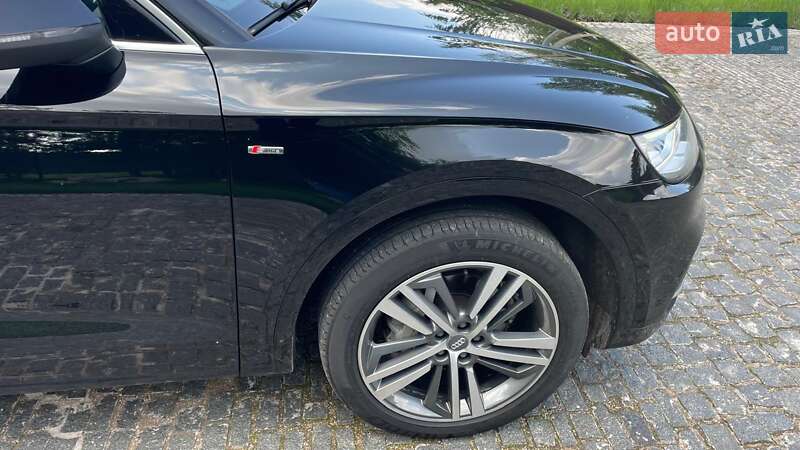 Внедорожник / Кроссовер Audi Q5 2018 в Житомире
