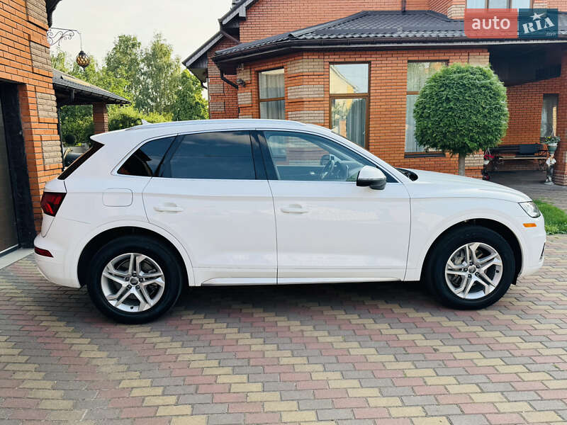 Позашляховик / Кросовер Audi Q5 2018 в Києві