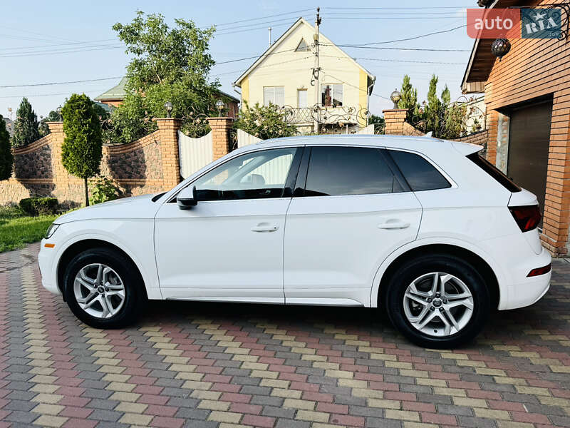Позашляховик / Кросовер Audi Q5 2018 в Києві