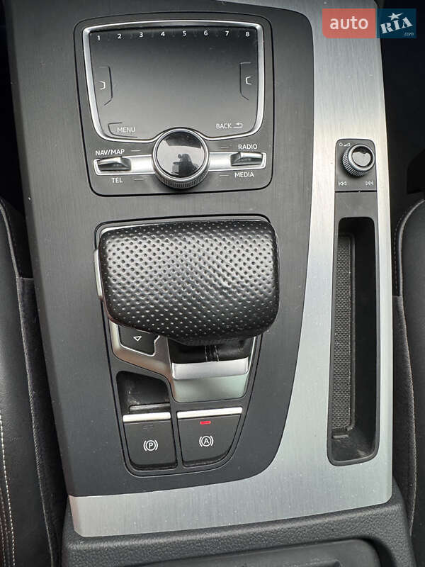 Позашляховик / Кросовер Audi Q5 2018 в Луцьку