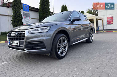Внедорожник / Кроссовер Audi Q5 2018 в 