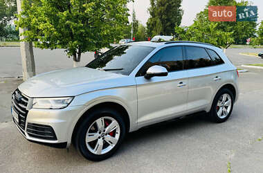 Позашляховик / Кросовер Audi Q5 2019 в 