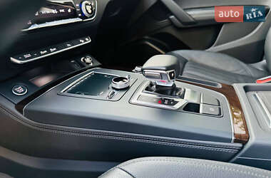 Позашляховик / Кросовер Audi Q5 2019 в 